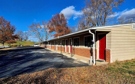 Commercial Property for Sale, Nice Apt, Room to Build Glasgow, MO