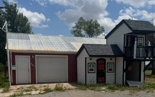 Shop Building for Sale in Clinton, Oklahoma!!