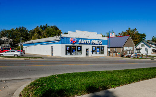 Great Location!  Cameron Commercial Building for Sale